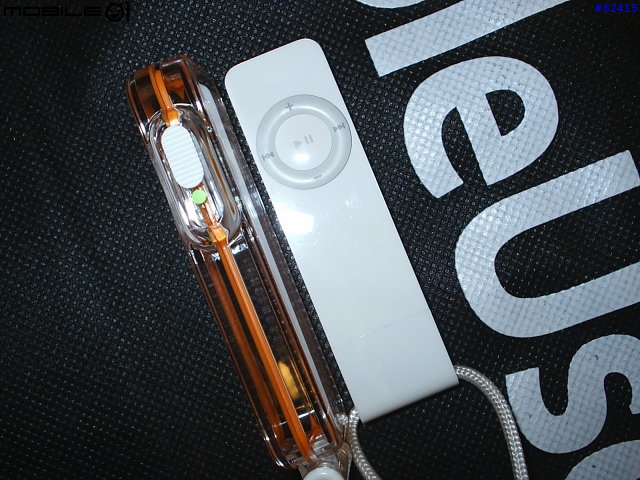 [分享]iPod shuffle首款運動保護套介紹！