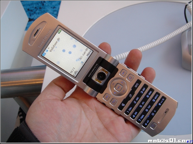 【2005 漢諾威Cebit展 】SonyEricsson Z800i篇