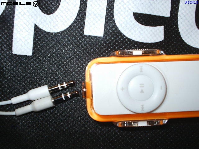 [分享]iPod shuffle首款運動保護套介紹！