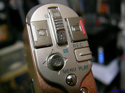[分享] Sanyo C5 古銅金 (圖片)