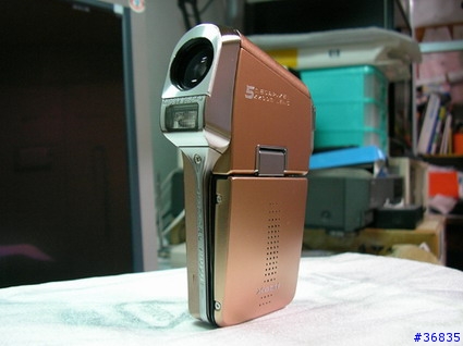 [分享] Sanyo C5 古銅金 (圖片)