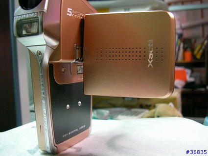 [分享] Sanyo C5 古銅金 (圖片)