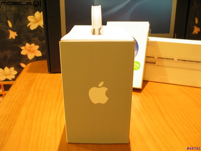 [MoMo桑分享] Apple Cinema Display 20" + Mac Mini + BT Mouse & Keyboard