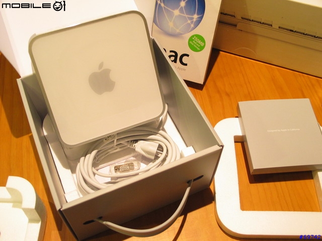 [MoMo桑分享] Apple Cinema Display 20" + Mac Mini + BT Mouse & Keyboard