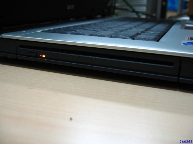 Acer Aspire 1692 小改款面面觀 + [小撇步]解決沒裝電池支稱點的問題!