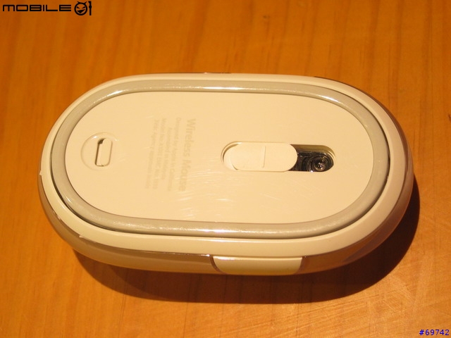 [MoMo桑分享] Apple Cinema Display 20" + Mac Mini + BT Mouse & Keyboard