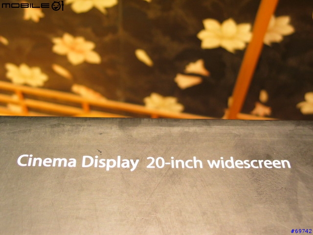 [MoMo桑分享] Apple Cinema Display 20" + Mac Mini + BT Mouse & Keyboard