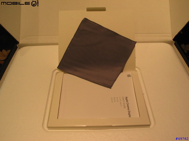 [MoMo桑分享] Apple Cinema Display 20" + Mac Mini + BT Mouse & Keyboard