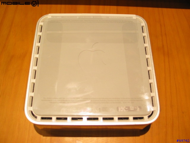 [MoMo桑分享] Apple Cinema Display 20" + Mac Mini + BT Mouse & Keyboard