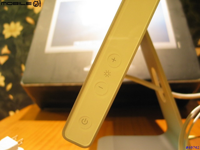 [MoMo桑分享] Apple Cinema Display 20" + Mac Mini + BT Mouse & Keyboard