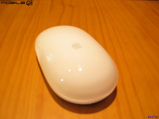 [MoMo桑分享] Apple Cinema Display 20" + Mac Mini + BT Mouse & Keyboard