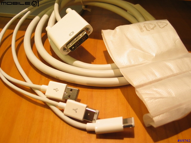 [MoMo桑分享] Apple Cinema Display 20" + Mac Mini + BT Mouse & Keyboard