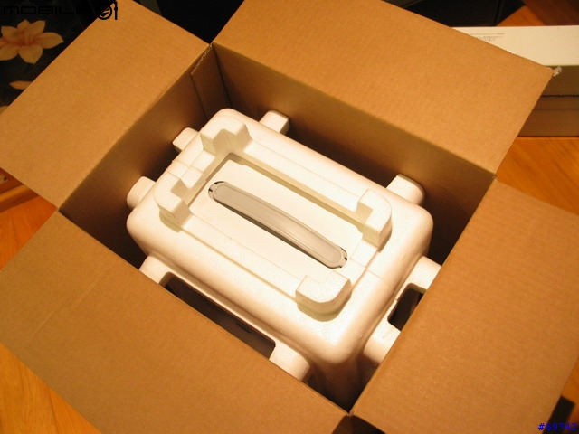 [MoMo桑分享] Apple Cinema Display 20" + Mac Mini + BT Mouse & Keyboard