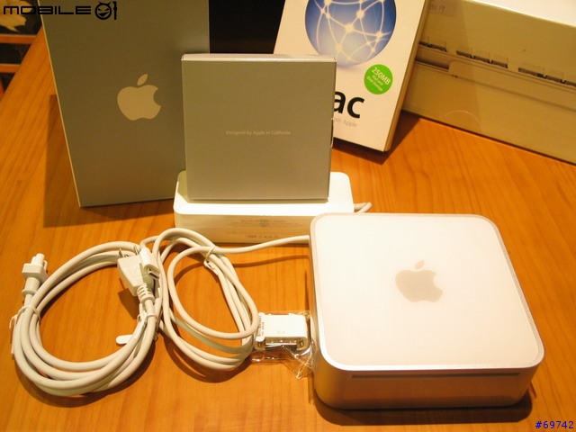 [MoMo桑分享] Apple Cinema Display 20" + Mac Mini + BT Mouse & Keyboard