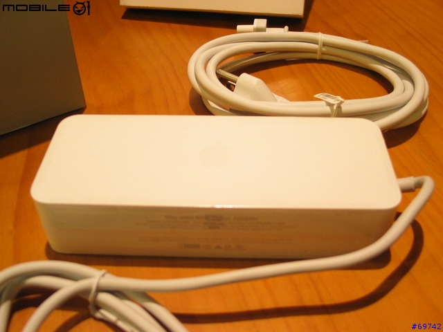 [MoMo桑分享] Apple Cinema Display 20" + Mac Mini + BT Mouse & Keyboard