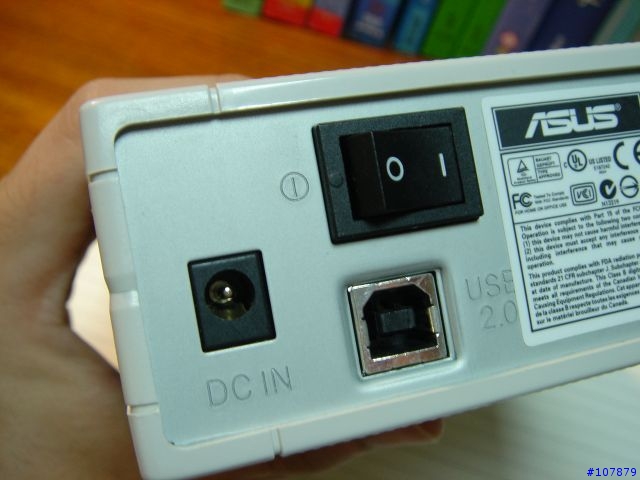[分享]您讓外接裝置佔據了太多桌面空間嗎？弟的外接燒錄機收納心得