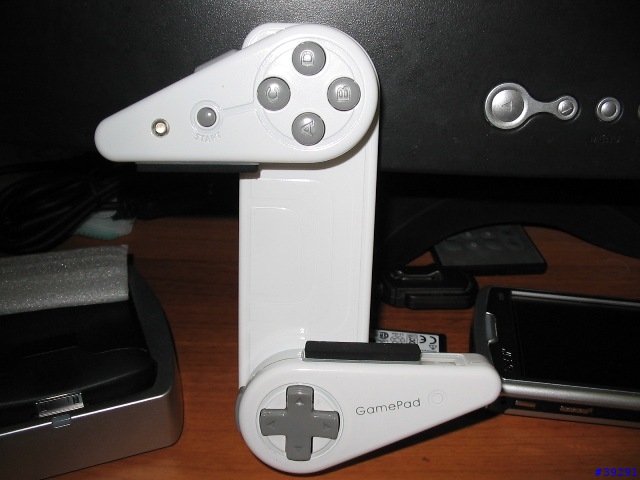 [分享] 一瞥 BGP-100 GamePad 藍芽搖桿