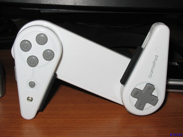 [分享] 一瞥 BGP-100 GamePad 藍芽搖桿