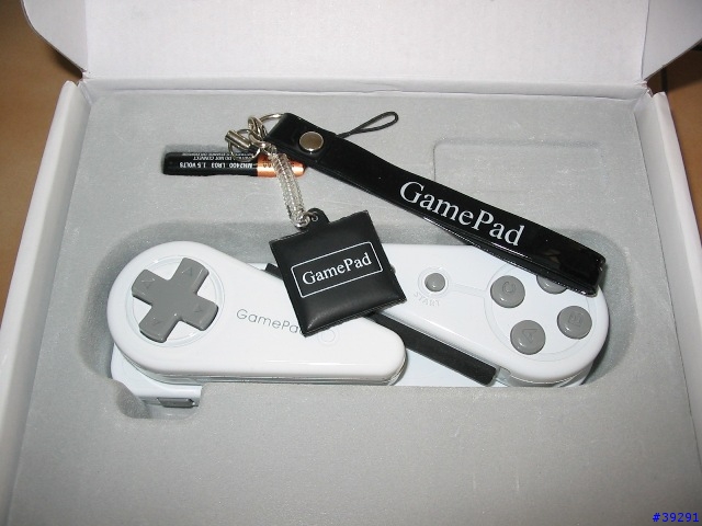 [分享] 一瞥 BGP-100 GamePad 藍芽搖桿