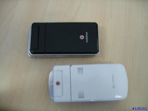 (翻譯）SHARP 903 （對！就是903，用902的大哥就不要看了吧！免得心痛又心動！）