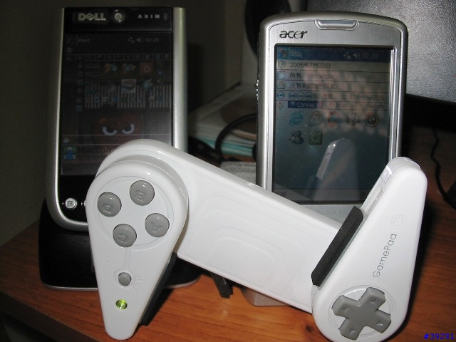 [分享] 一瞥 BGP-100 GamePad 藍芽搖桿
