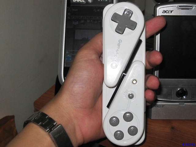 [分享] 一瞥 BGP-100 GamePad 藍芽搖桿