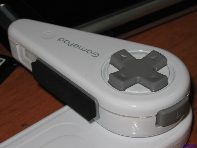 [分享] 一瞥 BGP-100 GamePad 藍芽搖桿