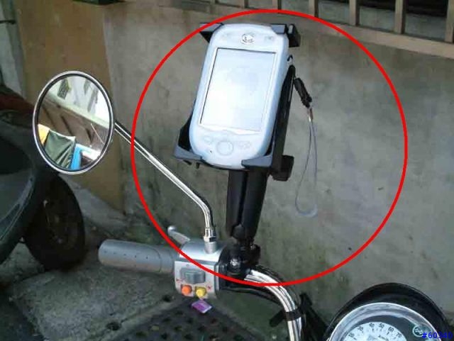 [分享]衛星導航的最佳解決方案-汽車機車2用的導航裝置