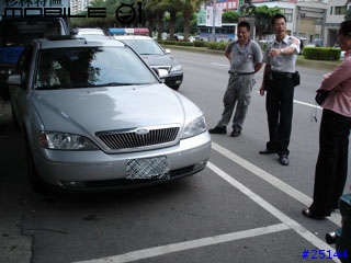 [心痛分享]開車族必備法寶 - 隨身相機