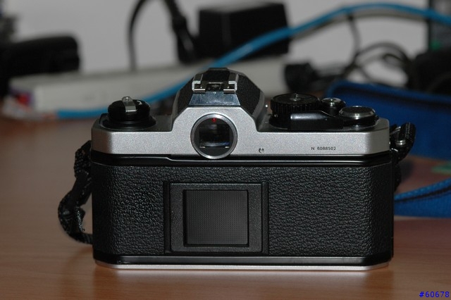 [分享]傳統的觸感Nikon FM2 + 現代的經典 小黑三
