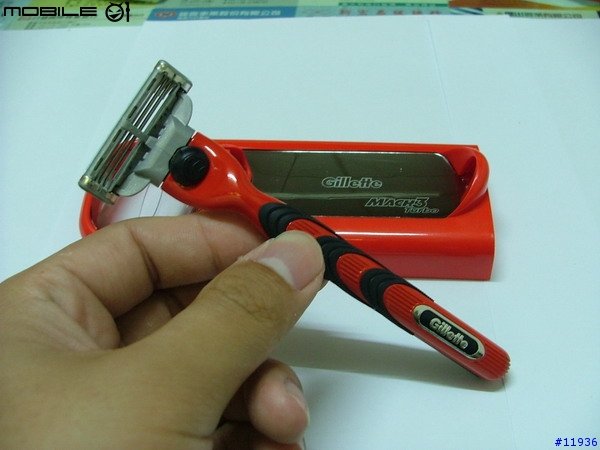 [勸敗]每個男人的法拉利夢之肌膚上的奔馳-Gillette Mach3 Turbo 火紅版