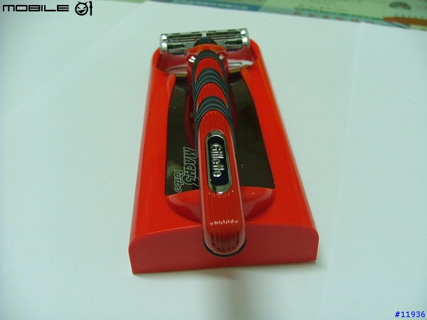 [勸敗]每個男人的法拉利夢之肌膚上的奔馳-Gillette Mach3 Turbo 火紅版