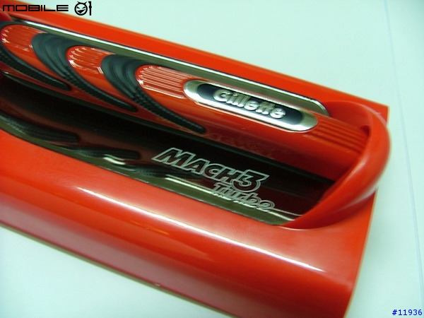 [勸敗]每個男人的法拉利夢之肌膚上的奔馳-Gillette Mach3 Turbo 火紅版