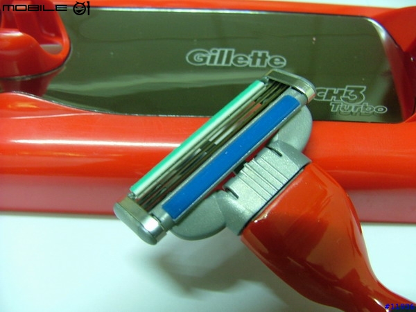 [勸敗]每個男人的法拉利夢之肌膚上的奔馳-Gillette Mach3 Turbo 火紅版