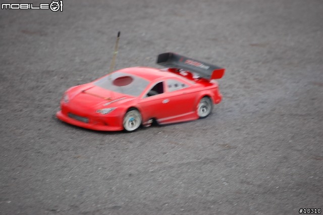 買不起百萬名車~只好玩搖控車
