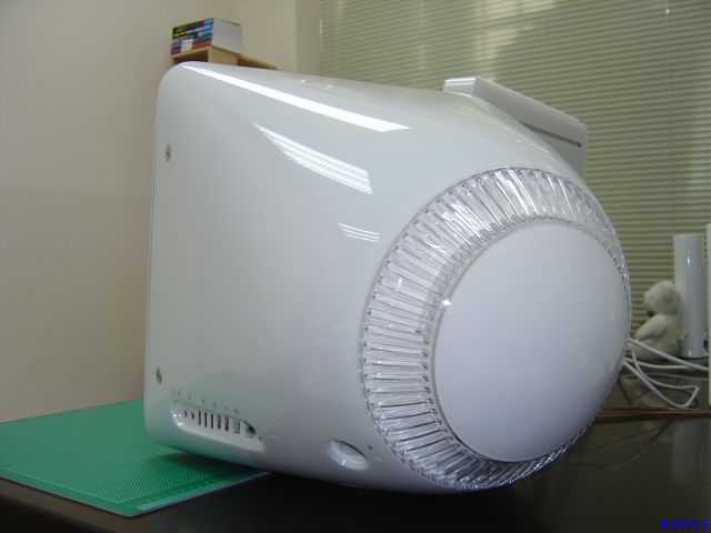 [分享]最可愛的Apple: eMac (入門Apple好選擇)