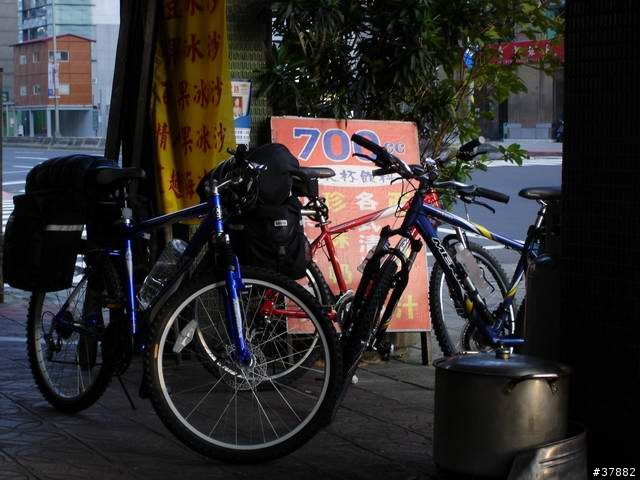 『拖稿很久的★BIKE環島之旅★』CH1984、ANSON、雅痞上台一鞠躬(2006.11.03 更新第九天)