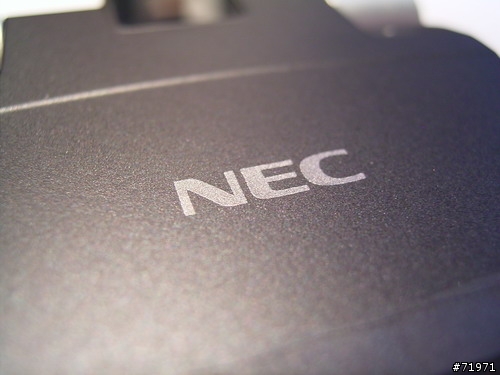 【分享】 超薄手機 NEC N512i (圖多)