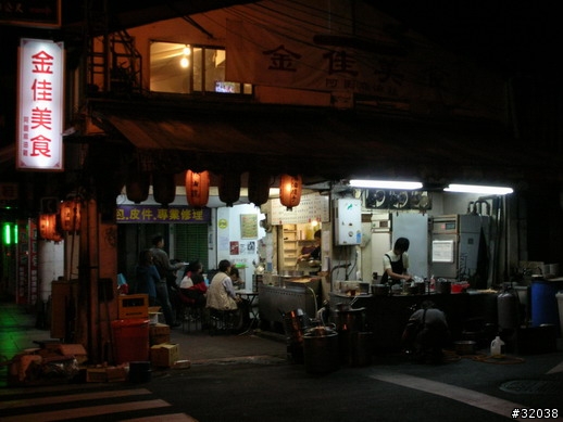 夜裡的溫暖，『金佳美食』麻油豬肝麵線