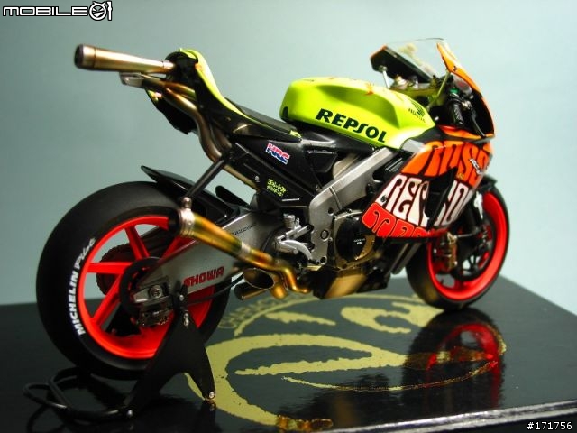 [高難度的逸品!?] 第三彈 1/12 REPSOL  Honda RC211V "03 機車模型製作