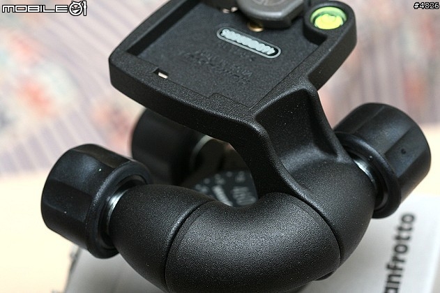 [分享] MANFROTTO 055PROB 腳架 + MANFROTTO 460MG 雲台