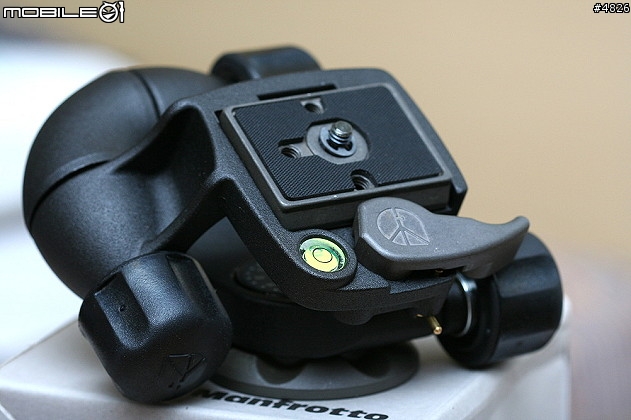 [分享] MANFROTTO 055PROB 腳架 + MANFROTTO 460MG 雲台