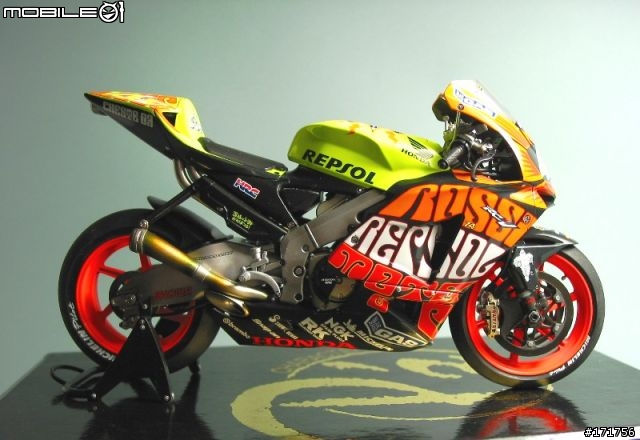 [高難度的逸品!?] 第三彈 1/12 REPSOL  Honda RC211V "03 機車模型製作