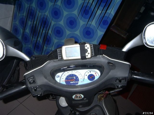 超省錢~~GARMIN Quest 機車固定帶...