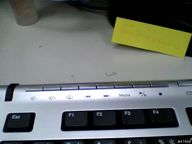 {分享}即 不是藍芽也不是無線的鍵盤