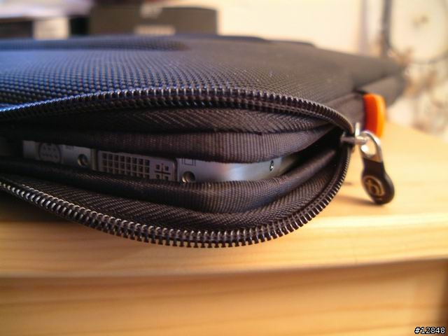酷炫Powerbook 內袋 ----> Booq Vyper M
