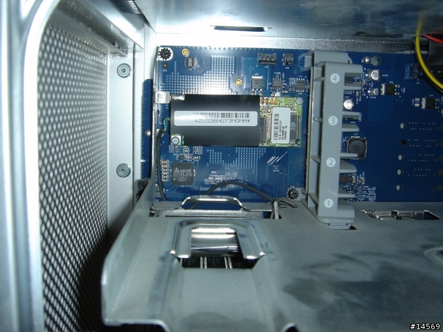 [看圖]加裝PowerMac G5 Bluetooth模組