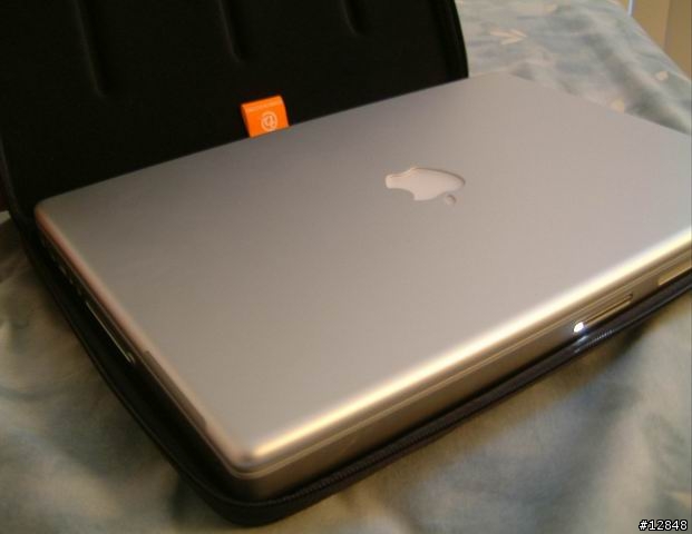 酷炫Powerbook 內袋 ----> Booq Vyper M