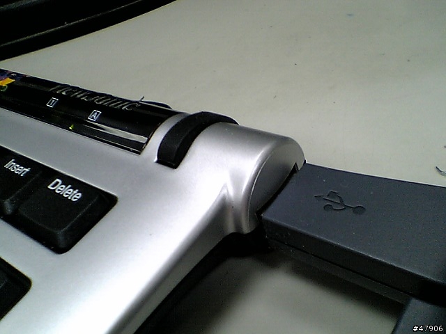 {分享}即 不是藍芽也不是無線的鍵盤