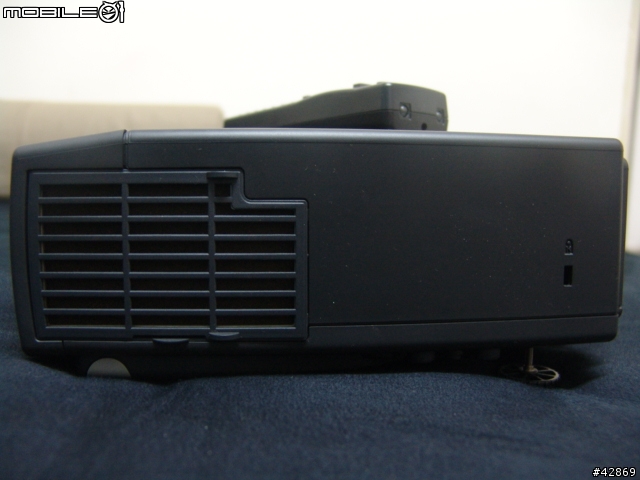 [分享]VIEWSONIC PJ750 投影機